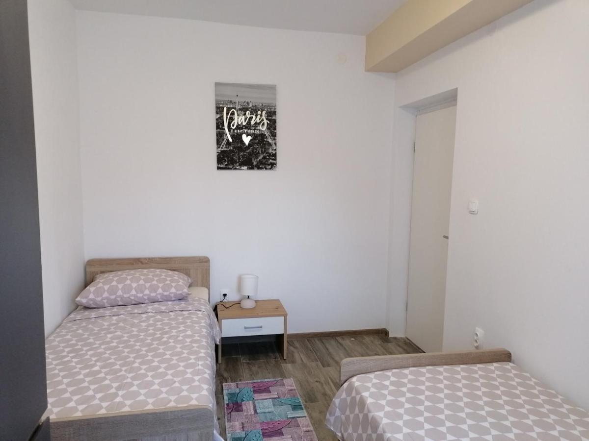 Apartman Nina Kali Exteriör bild